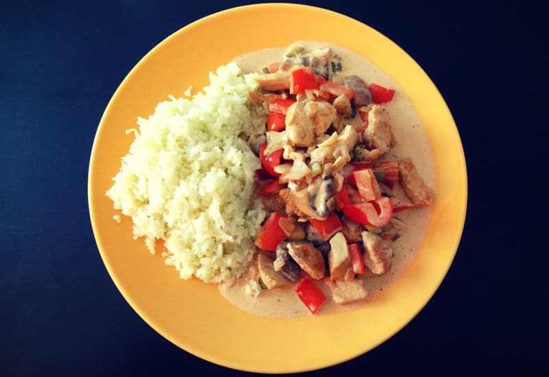 Geschnetzeltes Stroganoff mit Blumenkohlreis