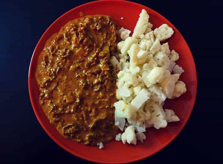 Würziges Käse-Hack-Curry mit Blumenkohl